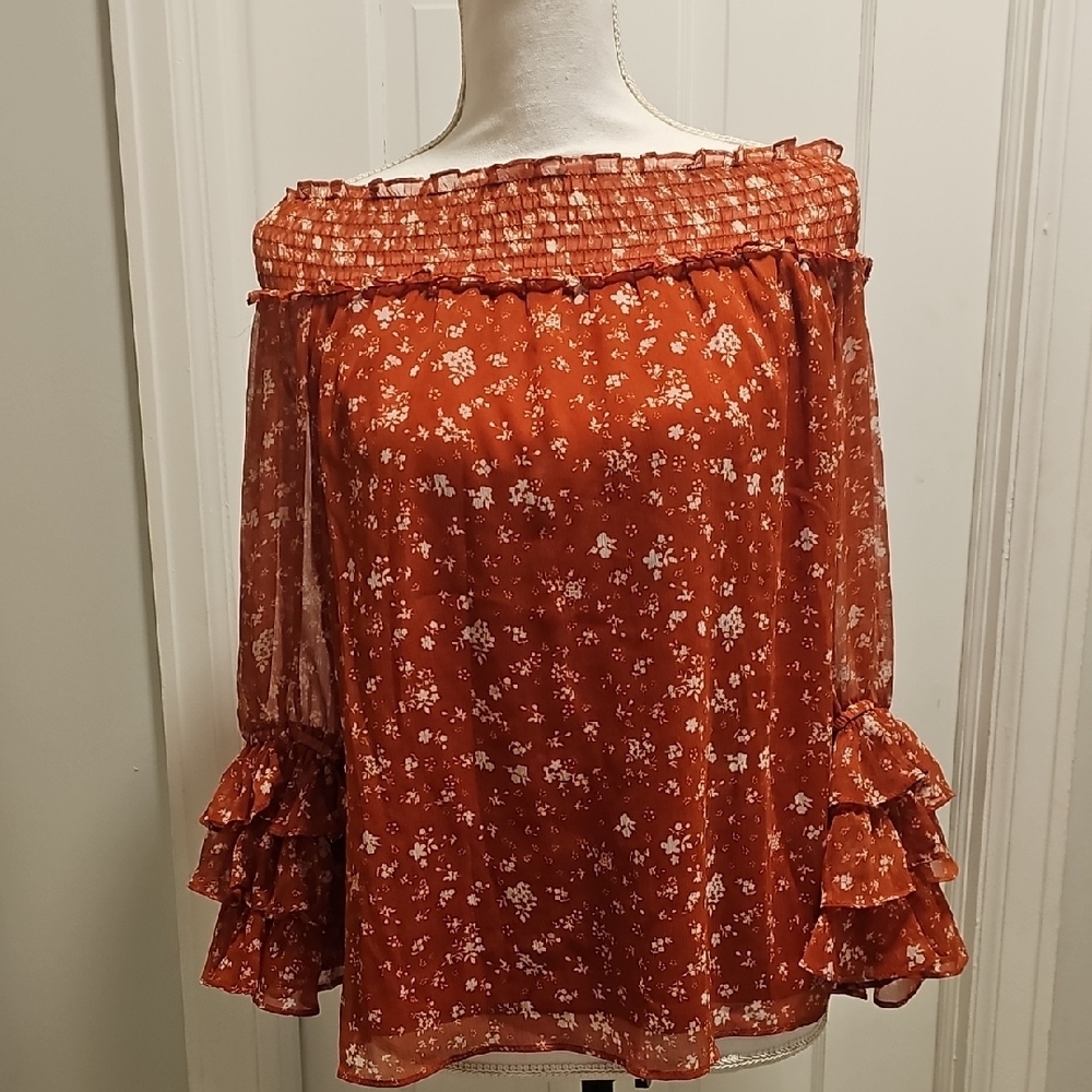 Floral Off-Shoulder Ruffle Top - Picture 2 of 5